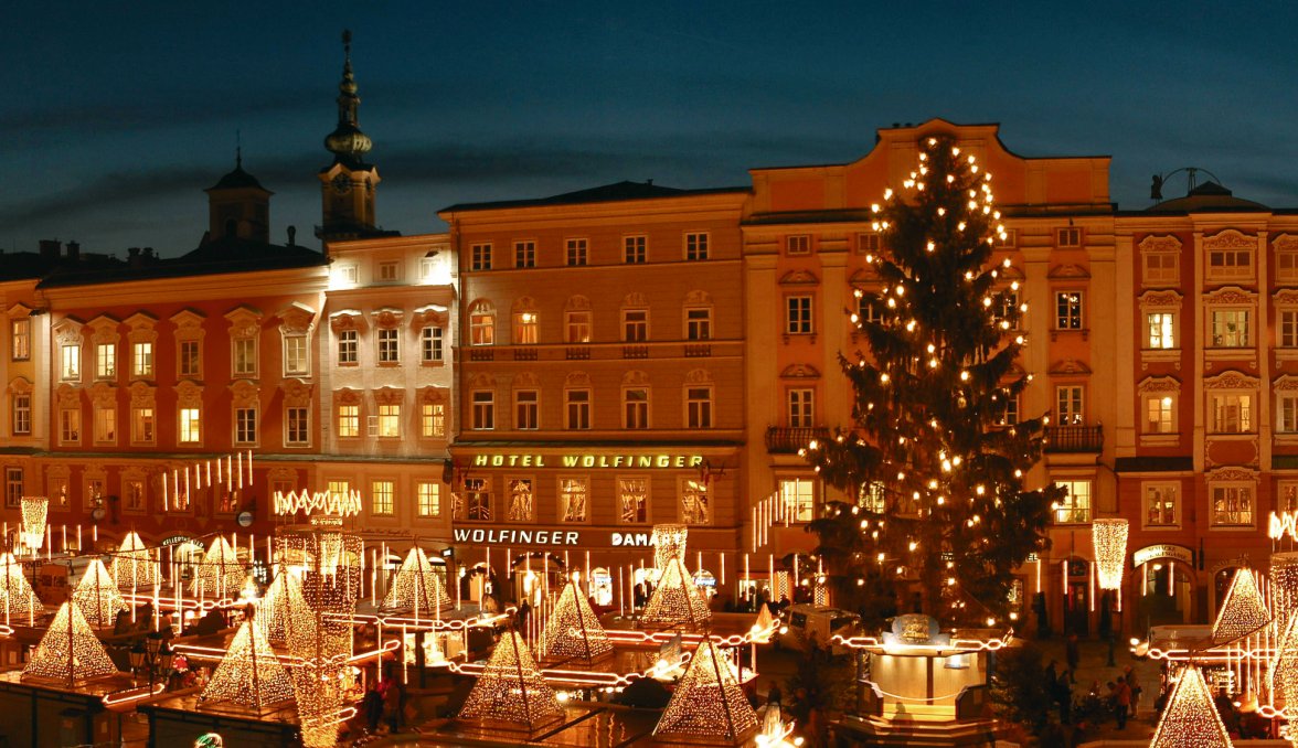 Linzer Advent auf dem Hauptplatz - Weihnachtsmarkt &copy; TV Linz